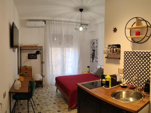 Economy Double Room image 10
