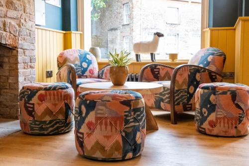 The Sheep and Penguin