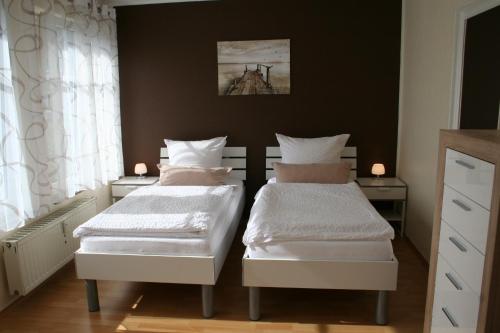 Ferienwohnung Messezimmer Flughafen Köln Bonn R02