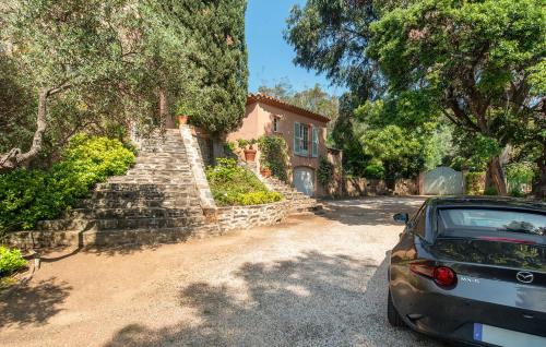 Kert, Villa la Malpagne, 400m2 les pieds dans l'eau in Rayol-Canadel-sur-Mer