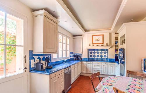 Villa la Malpagne, 400m2 les pieds dans l'eau in Rayol-Canadel-sur-Mer