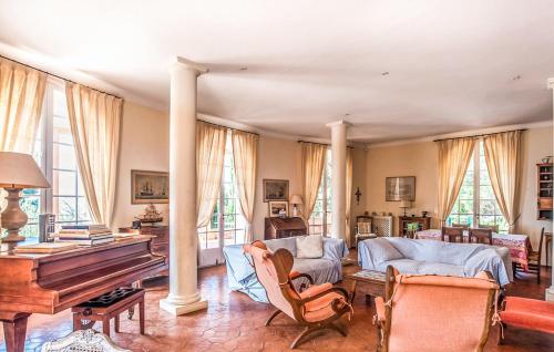 Villa la Malpagne, 400m2 les pieds dans l'eau in Rayol-Canadel-sur-Mer