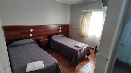 2 twin beds