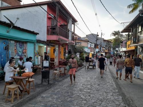 Casa da Lua Pituba amplo apto com vista panorâmica para o centro da vila