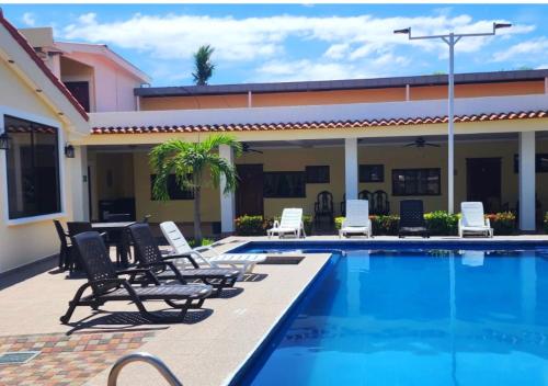 Swimming pool, Hotel y Restaurante Maria Ofelia in La Herradura