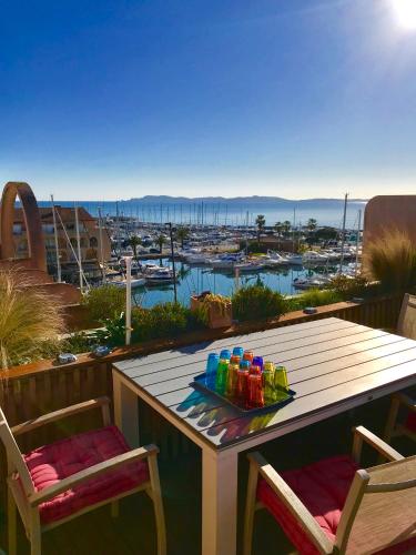 Port Hyeres Duplex plein Sud 200 M2 et 100 M2 de terrasse - Location saisonnière - Hyères