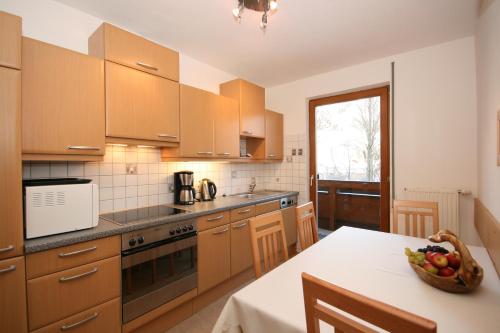 One-Bedroom Apartment image 4