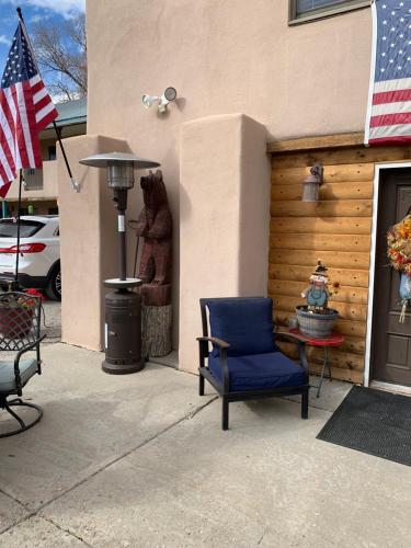 Down Home Lodge & Family RV Resort - image 4
