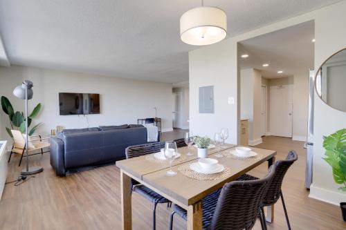 Elegance in Crystal City - Amazing Apartment with gym, Arlington (foto 3)