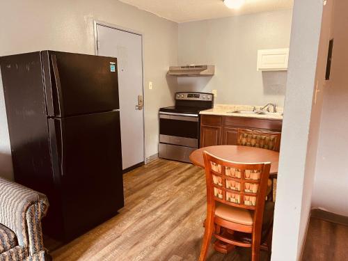 Kuchnia, Palace Inn & Suites - Newport News/Jefferson Ave in Newport News (Wirginia)
