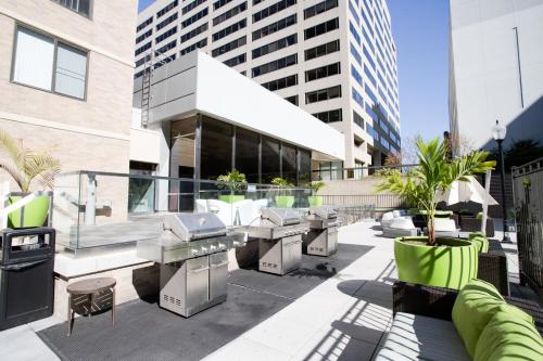 Elegance in Crystal City - Amazing Apartment with gym, Arlington (foto 8)