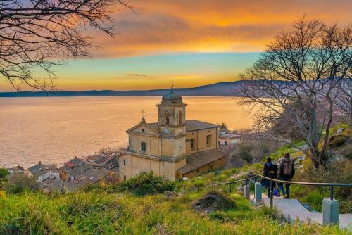 Natuscia Trevignano Romano Villa with Garden