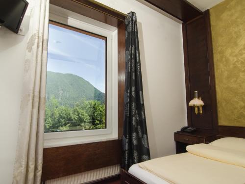 B&B Cirman - image 8