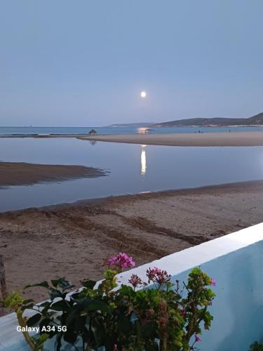Apkārtne, Caslune in Nefza
