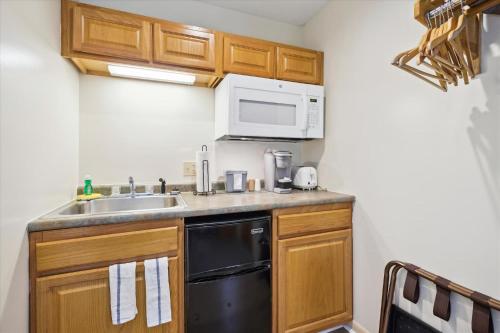 Cedarbrook Queen Studio 110 in Killington, USA