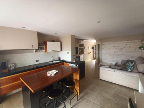 One-Bedroom Apartment image 8