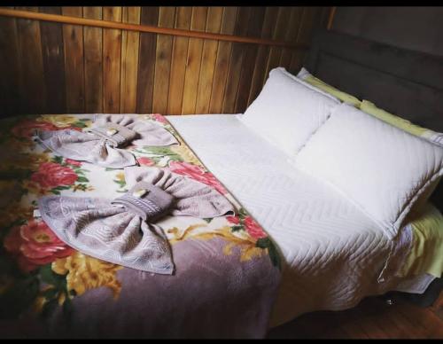 2 double beds, 1 twin bed
