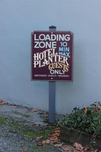 502344029 Hotel Planter