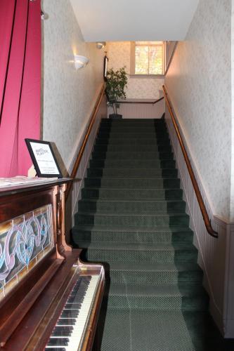 Hotel Planter - image 13