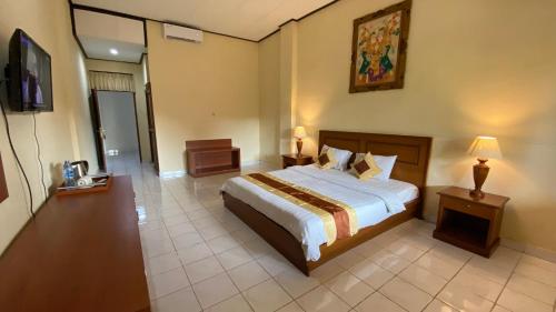 Deluxe Double or Twin Room image 2