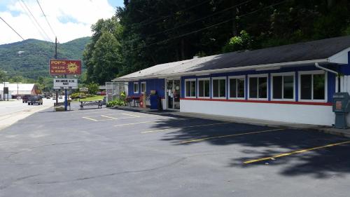 A Holiday Motel - Maggie Valley - 레스토랑