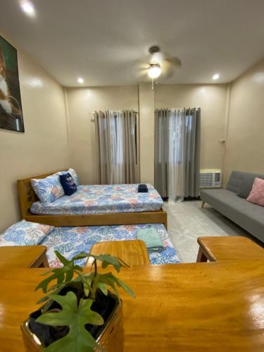 Studio Type Apartment 2 with Pool and Tennis Court in Alburquerque