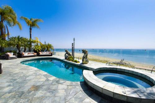 Private Beach front 4bed 4bath pool and spa house in San Diego, USA