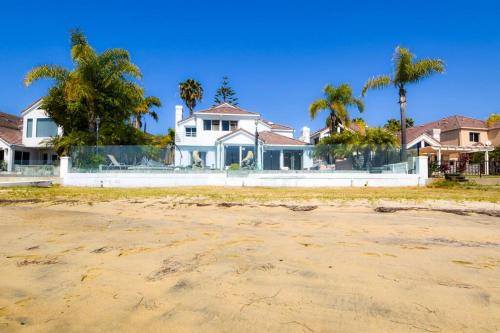 Private Beach front 4bed 4bath pool and spa house in San Diego, USA