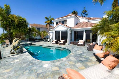 Private Beach front 4bed 4bath pool and spa house in San Diego, USA