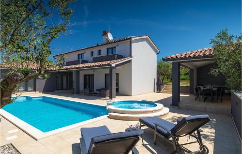 Amazing Home In Pula With Outdoor Swimming Pool - Location saisonnière - Škatari