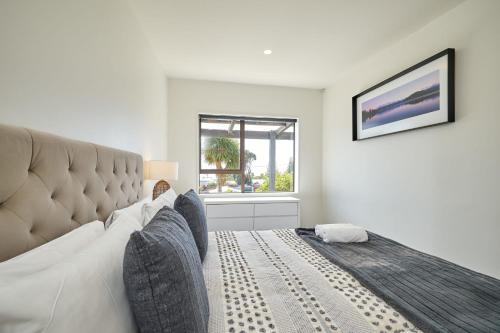 Hot Tub, Great Views, Close to Beach