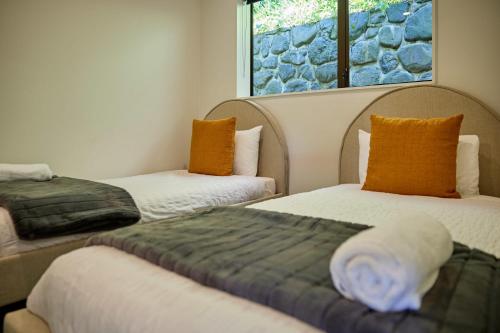 Hot Tub, Great Views, Close to Beach