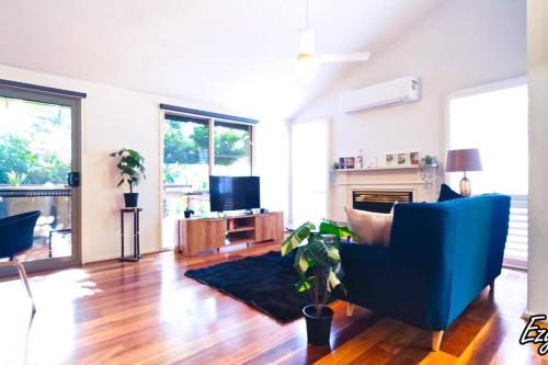 B&B Glen Waverley - Spacious 4BR 3BA Family & Gatherings - Bed and Breakfast Glen Waverley