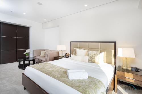 Urban Studio at The Address Residences Dubai Marina by Deluxe Holiday Homes, Dubai (photo 7)