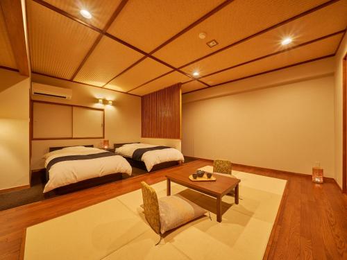 Standard Family Room with Tatami Area, Private Bath and City View