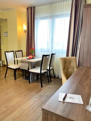 Suite with Balcony image 10