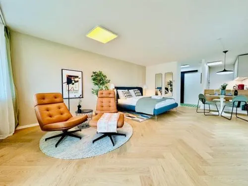 Modern City Studio with Air Condition & Balcony in Zürich, Schweiz