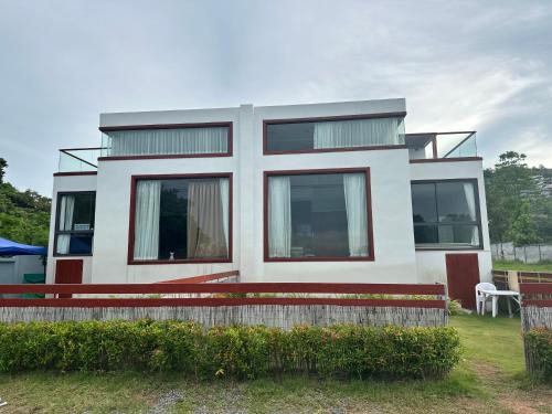 Luxury Seaside 3 Bed Villa near Fishermans Village with Panoramic Sea Views