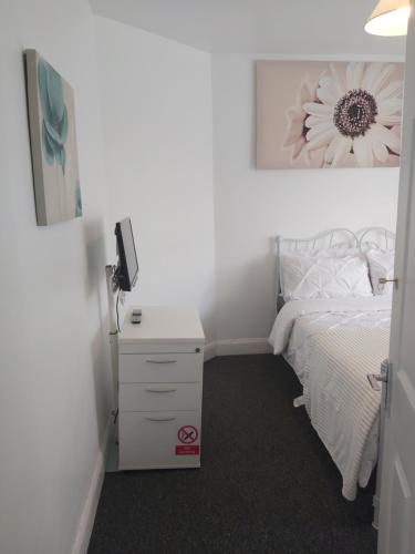 Fresher Space Home Stay in Perry Common