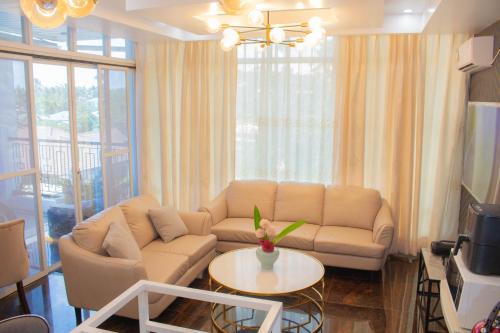 Vitasolo Hometel & Suite in Magugpo Central