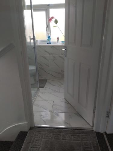 Fresher Space Home Stay in Perry Common