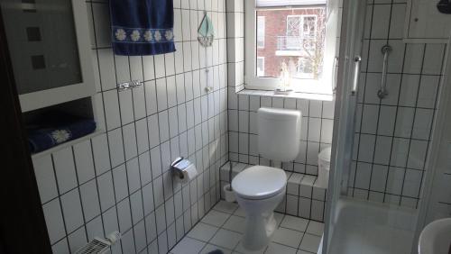 FEWO-bis-4-Pers-inmitten-den-Yachthafens-Ueckermuende-Stettiner-Haff-Ostsee - image 3