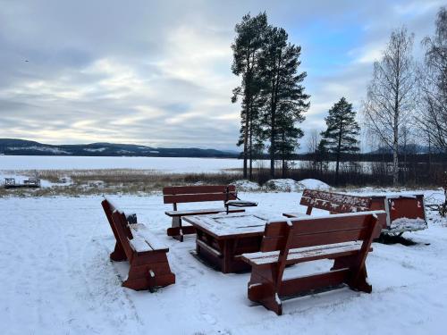Trevlig villa mellan sjöarna i Vistträsk By. (Trevlig villa mellan sjoarna i Visttrask By.) in Alvsbyn