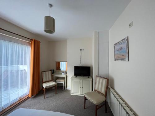 The Prince Of Wales Hotel - image 2