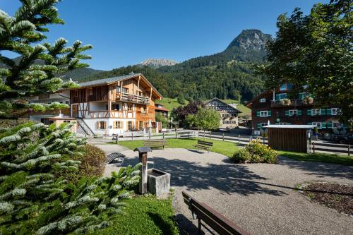 "Fewo am Dorfplatz" - Annehmlichkeiten von 4-Sterne Familien-und Wellnesshotel Viktoria können mitgenutzt werden in Oberstdorf, Deutschland