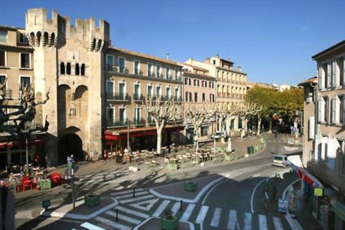 Loft Central Spacieux - Parking Inclus in มานอสก์