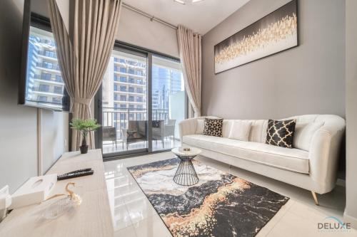 Limited Time Offer Modern 1BR at DAMAC Zada Tower by Deluxe Holiday Homes, Dubaj