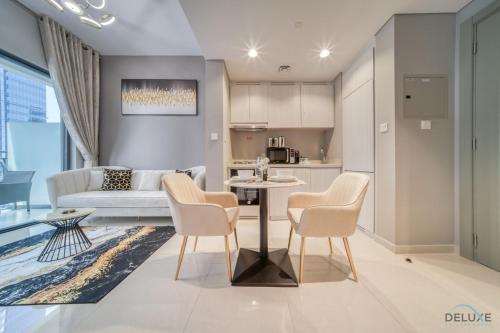 Limited Time Offer Modern 1BR at DAMAC Zada Tower by Deluxe Holiday Homes, Dubaï (photo 2)