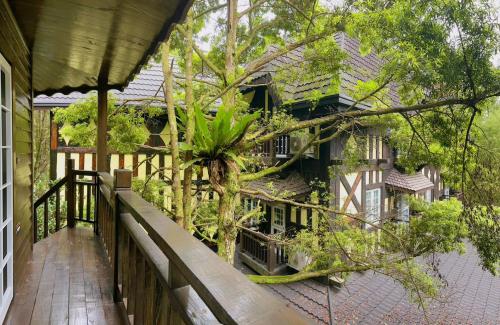 Senboard Manor