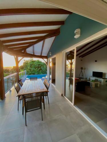 Vistas, LES VILLAS PAMEYAQUE 2 F2 avec 1 piscine à partagée, 1 F3 avec 1 piscine privée, Superbe Vue Mer (LES VILLAS PAMEYAQUE 2 F2 avec 1 piscine a partagee, 1 F3 avec 1 piscine privee, Superbe Vue Mer) in Riviere-Salee